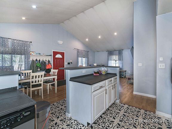 4th image of 2437 Edsson Ave