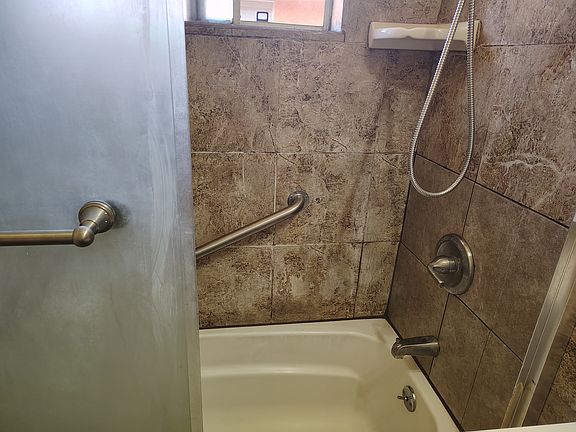 4th image of 11022 Crenshaw Blvd APT 4