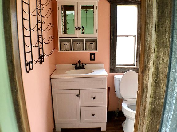 Looking into master bath.