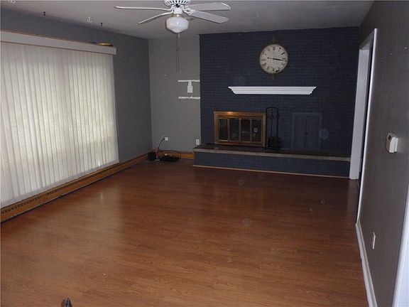 2nd image of 860 N Eustis Dr