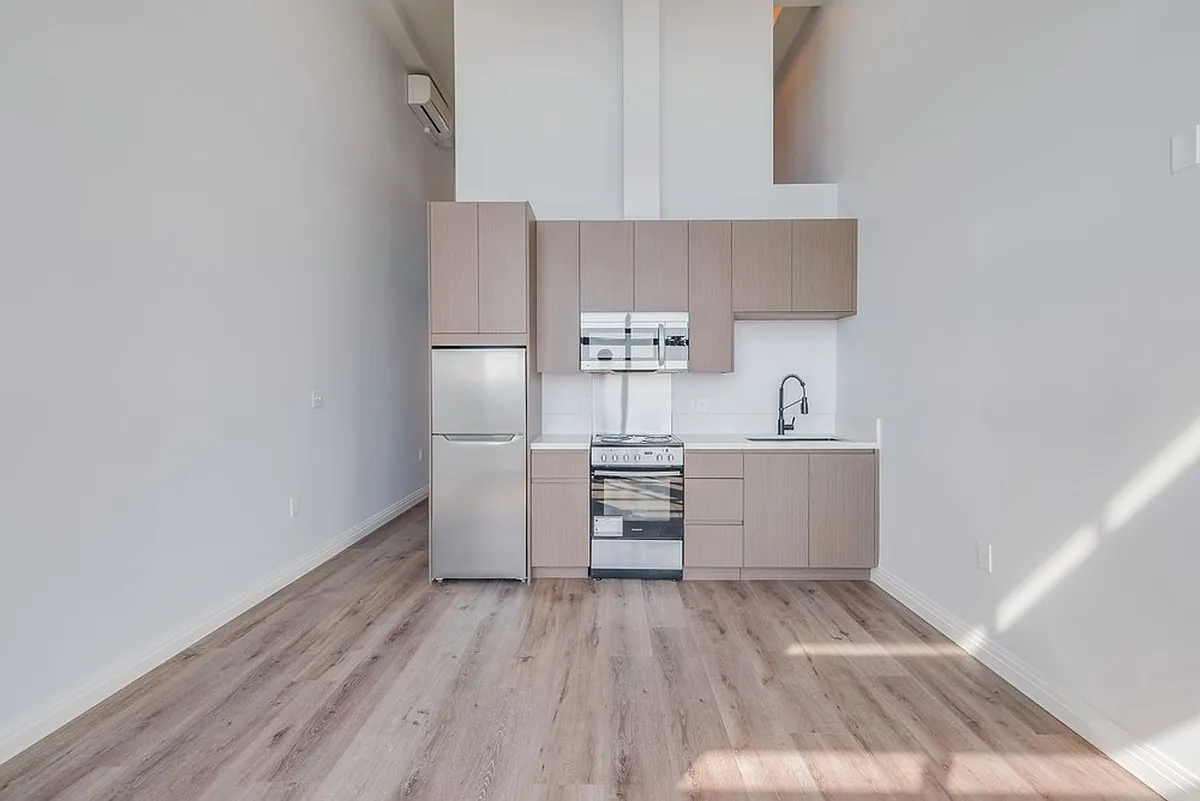 Building Photo - Lux Lofts LA