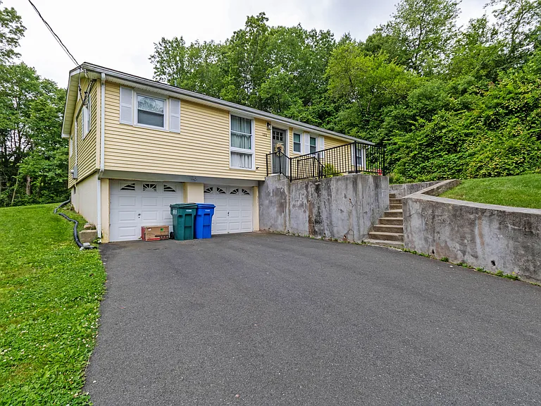 132 Stanley Rd — Photo 20