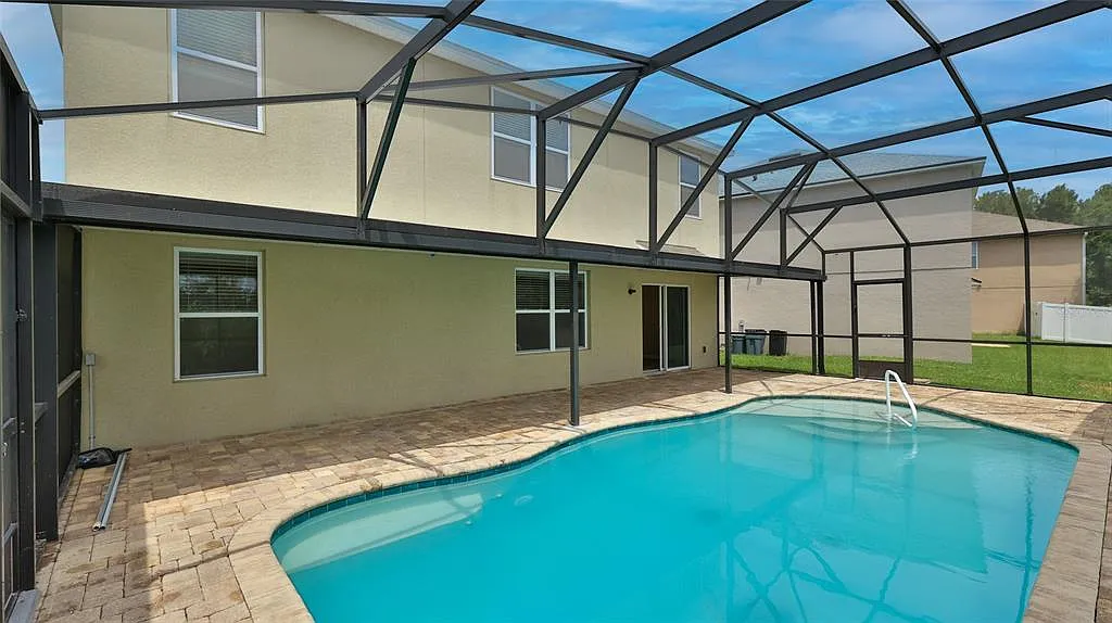 5 bed, 3.0 bath, 3368 sqft, $4,900 — Photo 1