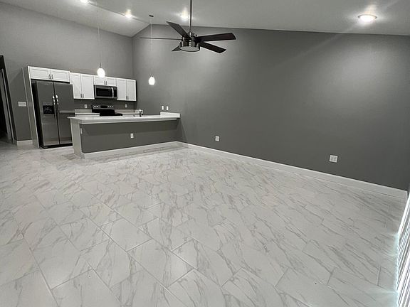 5th image of 1072 Jaguar Blvd #B