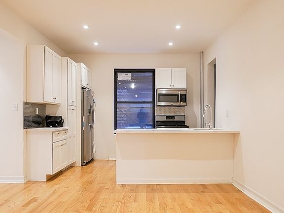 4th image of 356 Saint Johns Pl APT A