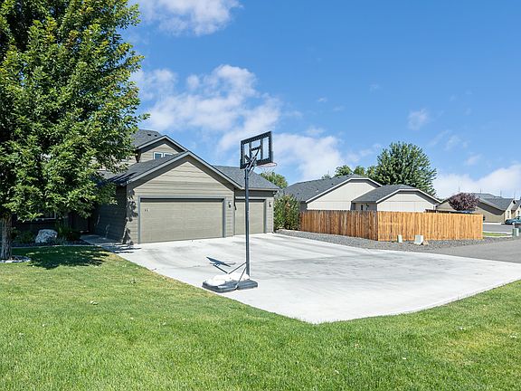 3rd image of 1276 S Keller Pl