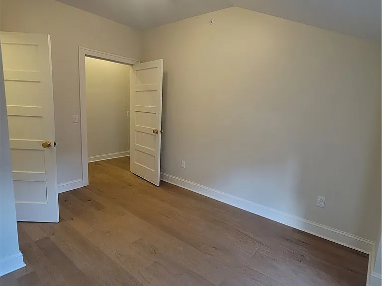 884 Main St #4 — Photo 11