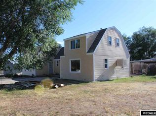 708 S 8th St, Thermopolis, WY 82443