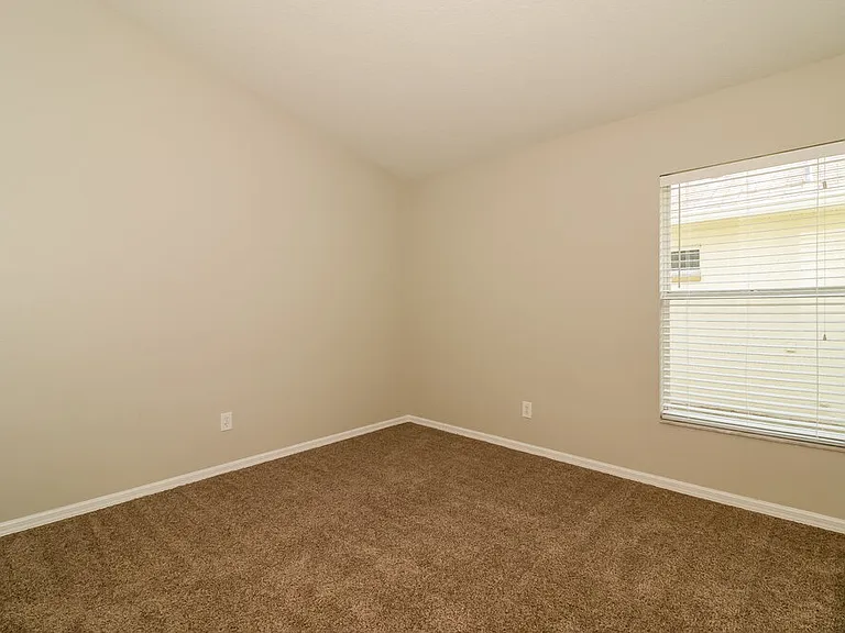 633 Straw Lake Dr — Photo 13