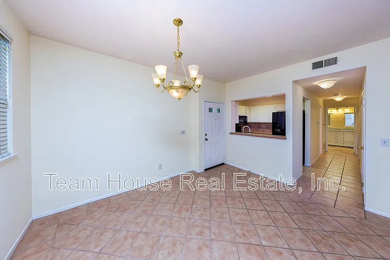 2 bed, 2.0 bath, 970 sqft, $2,995 — Photo 4