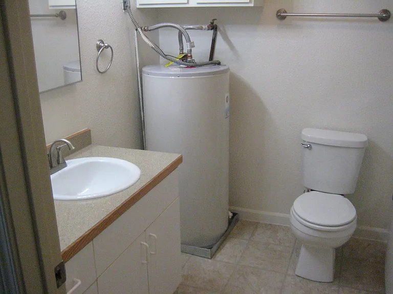 121 Long St #2 — Photo 6