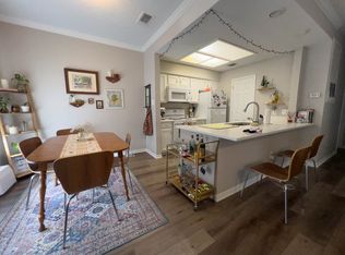 915 W 23rd St APT 205, Austin, TX 78705