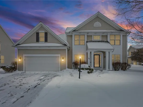 211 Barclay Square Dr, Rochester, NY 14618