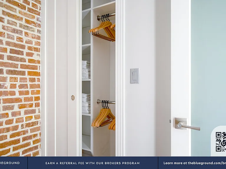 434 W 52nd St #5 — Photo 14