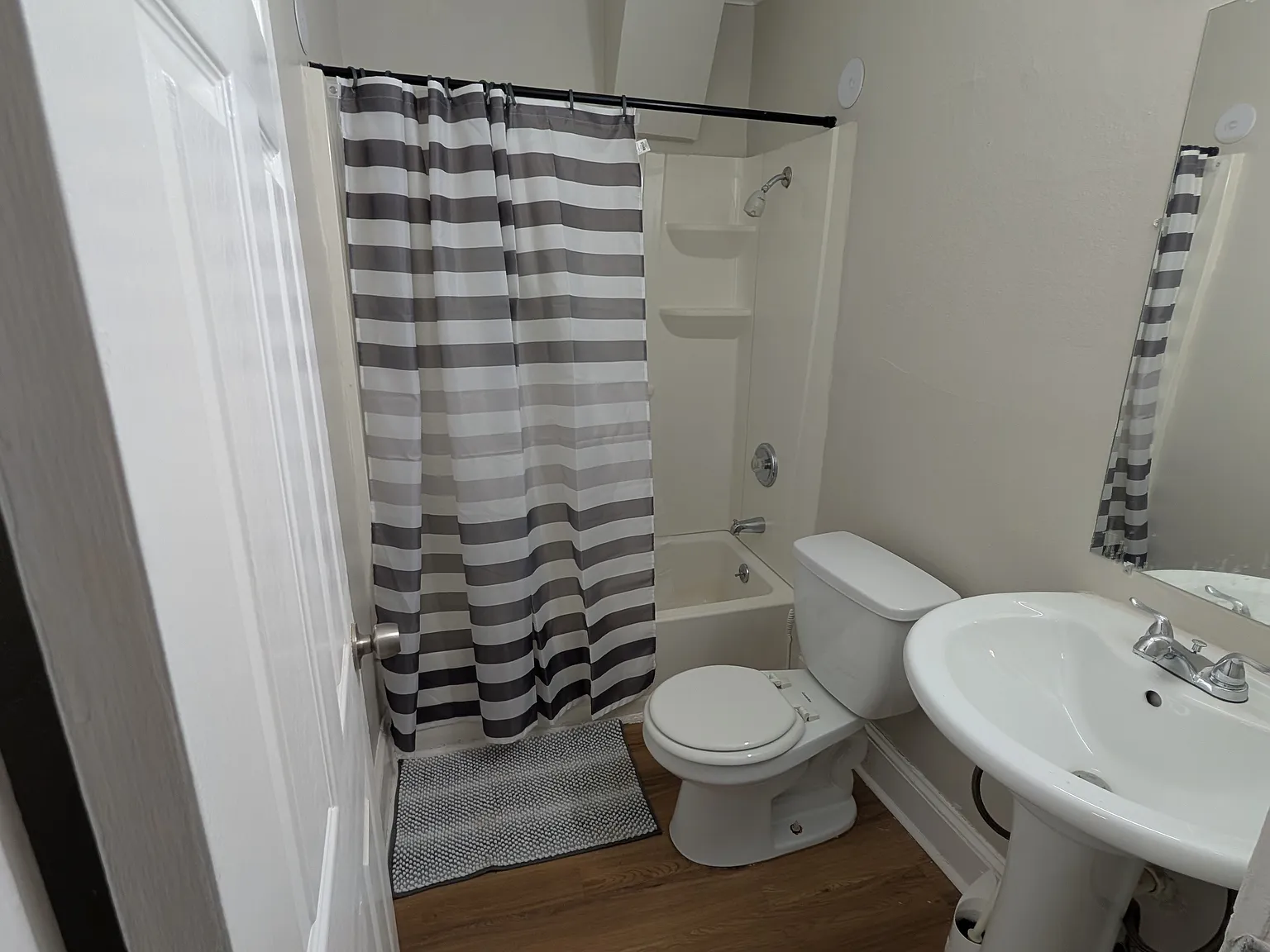 938 Beckwith St SW — Photo 4