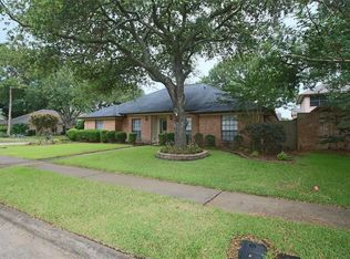 1846 Round Lake Dr, Houston, TX 77077