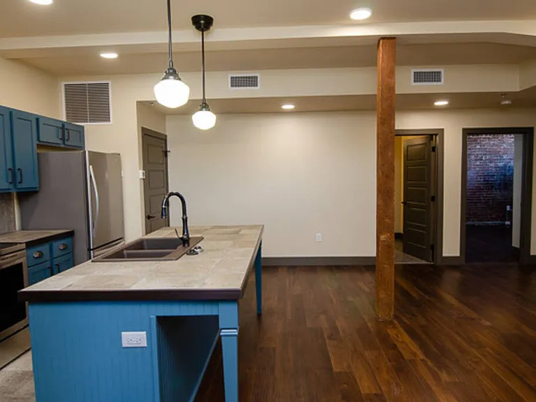 203 W Commercial St #3B — Photo 6