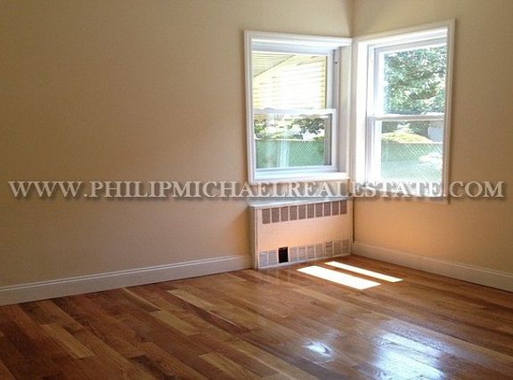 5th image of 12105 193rd St