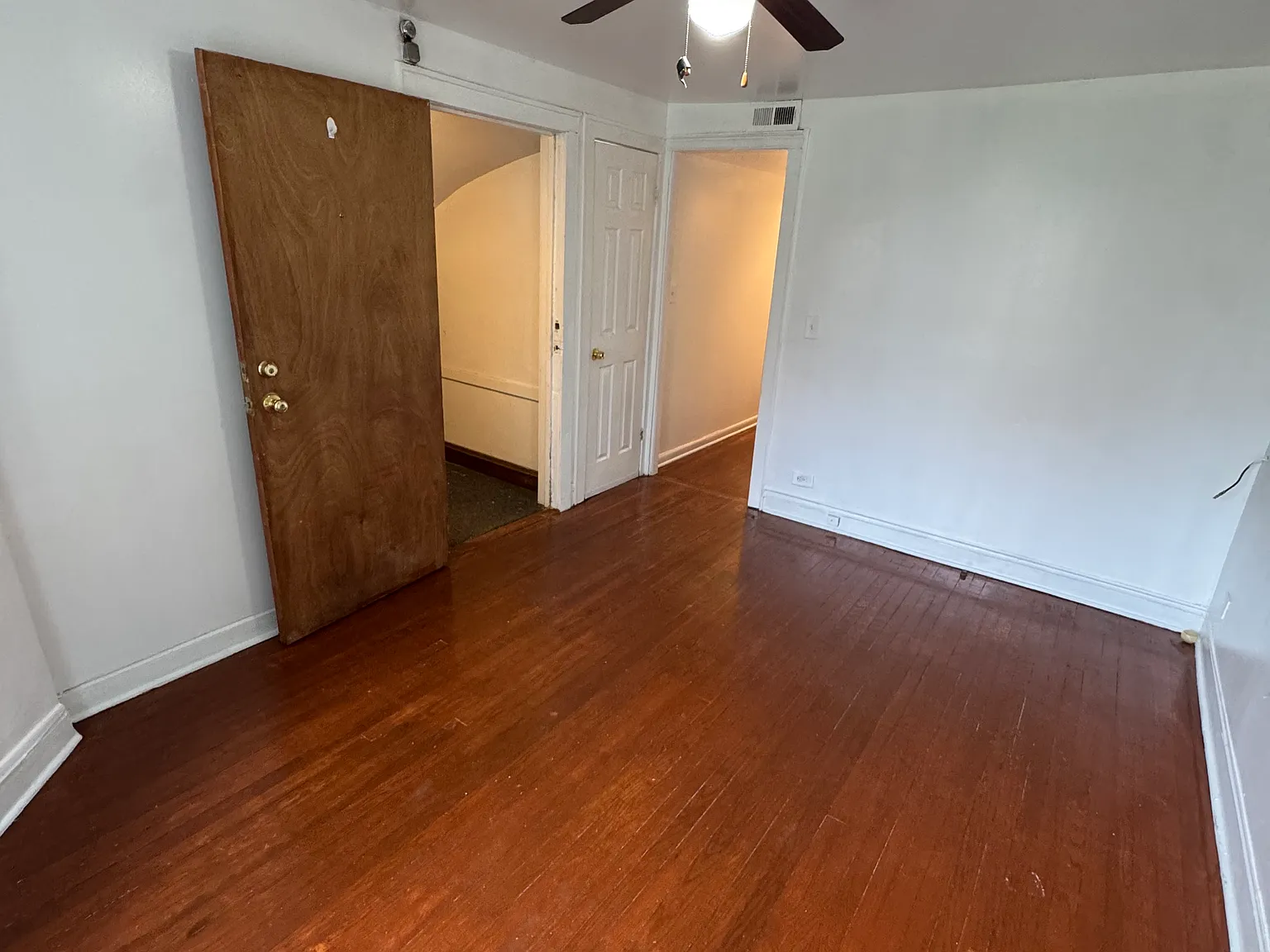 1 bed, 1000 sqft, $1,250 — Photo 2