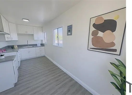 810 W 62nd St #4 — Photo 3