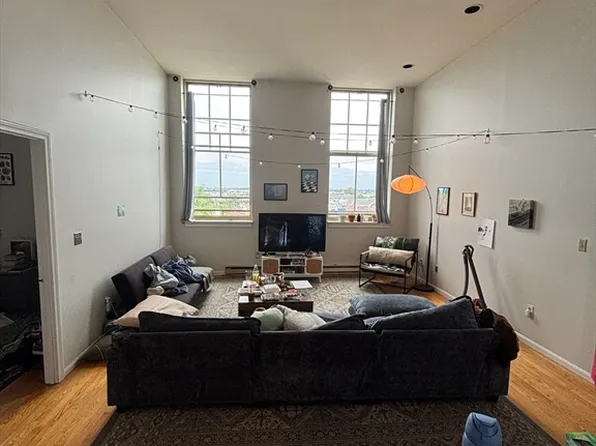 350 W 4th St APT 408, South Boston, MA 02127