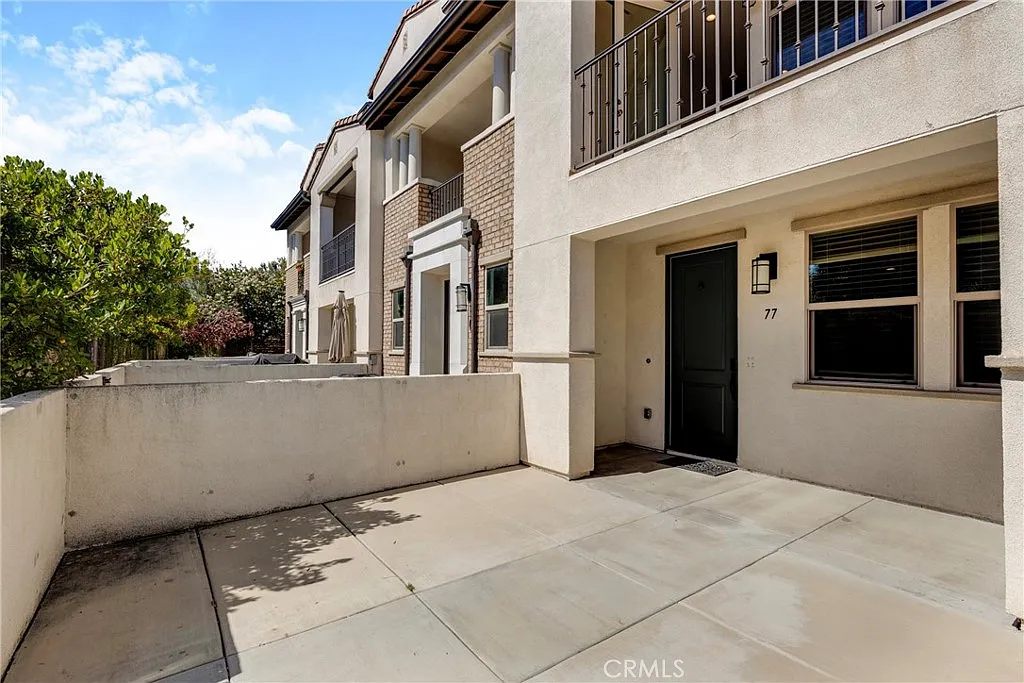 3 bed, 3.5 bath, 1821 sqft, $4,500 — Photo 4