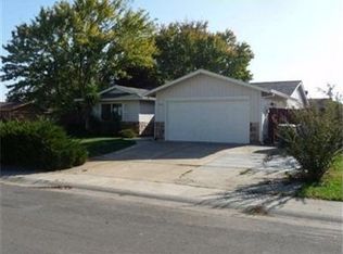 5460 Village Wood Dr, Sacramento, CA