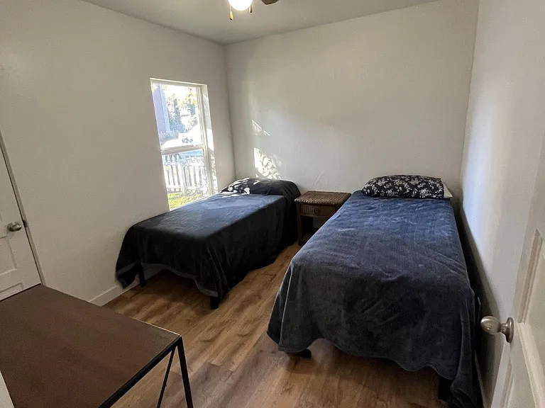 1218 N Cedar St — Photo 8