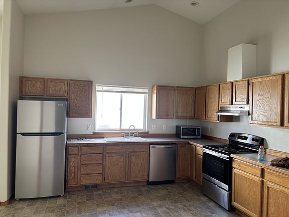 3rd image of 7302-7304 W Yakima Ave #2