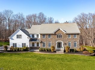 2 Evergreen Ln, Lebanon Twp., NJ 07830