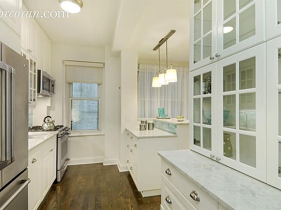 3rd image of 114 E 90th St APT 1B