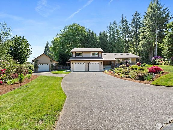 2nd image of 1336 Paradise Court SE