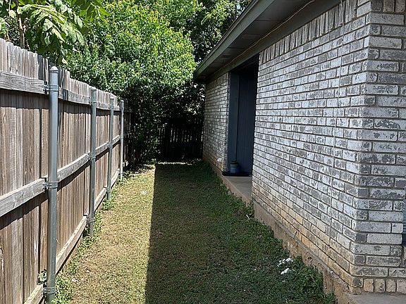 2nd image of 6822 S Creek Dr