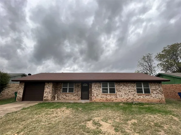 182 Hampton St, Graham, TX 76450