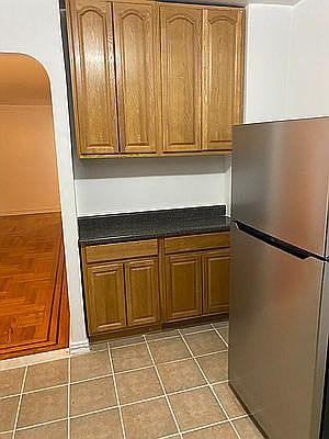 4th image of 917 Sheridan Ave APT 3A