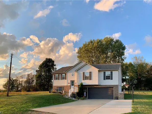 6055 Apple St NE, Louisville, OH 44641
