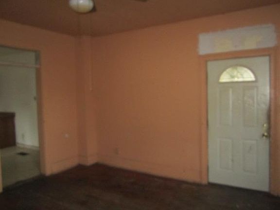 4th image of 2001 Montezuma St