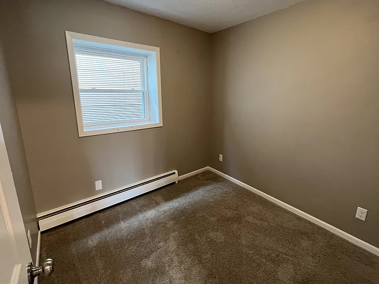 74 Birch Ave S #3 — Photo 11