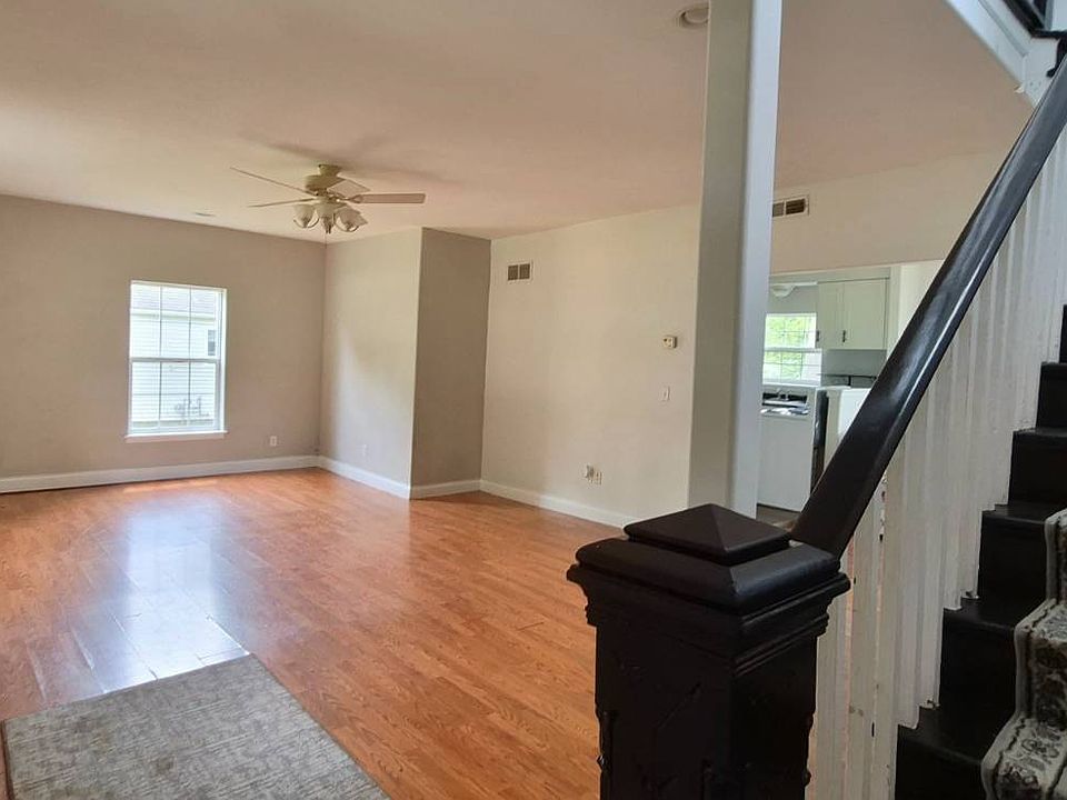 1st image of 207 Oaklawn Ave