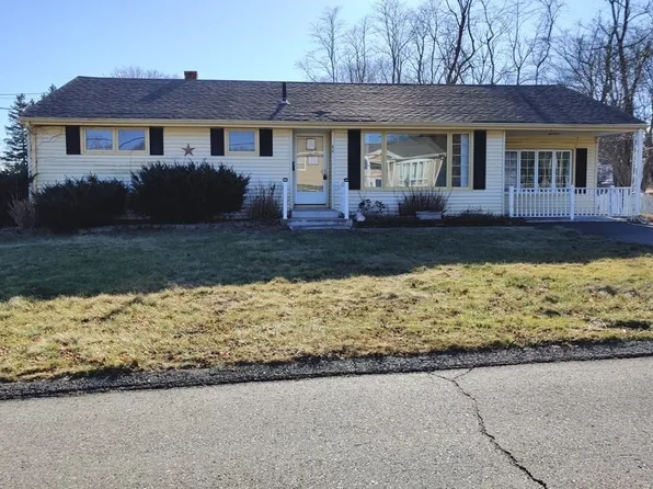44 Rangeley St, Swansea, MA 02777