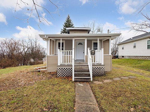 3rd image of 429 Saint Clair Ave