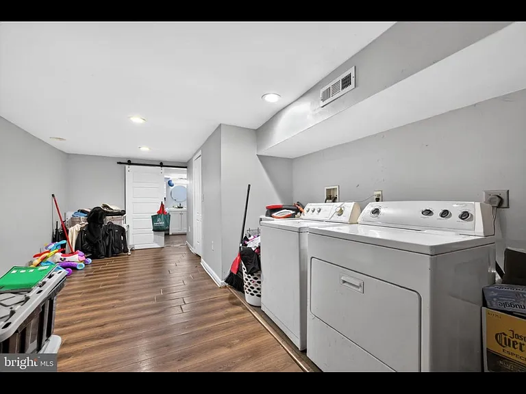 1834 S Conestoga St — Photo 4