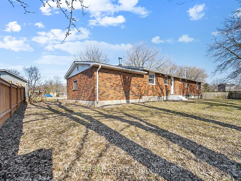 314 Laughton Cres — Photo 13