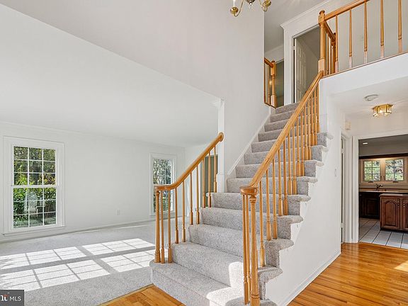 3rd image of 15056 Brown Post Ln