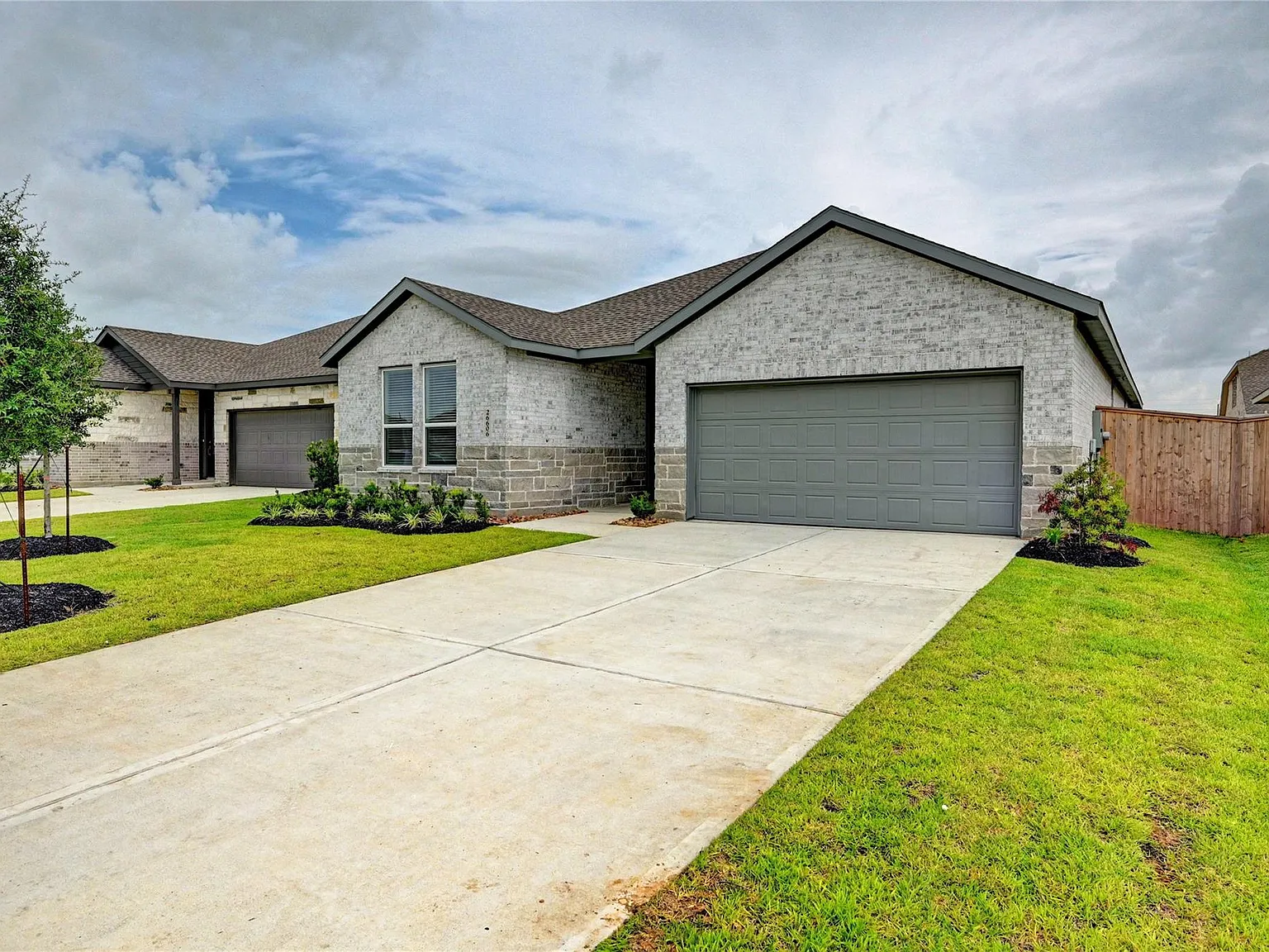 4 bed, 3.0 bath, 2206 sqft, $2,650 — Photo 2