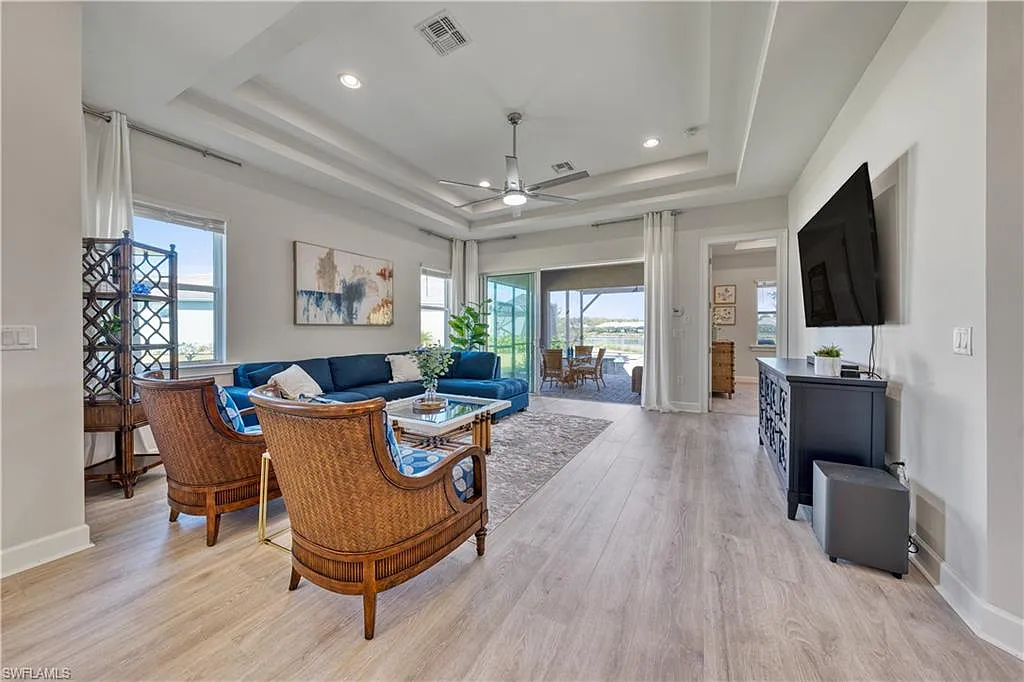 2 bed, 2.0 bath, 1565 sqft, $8,500 — Photo 3