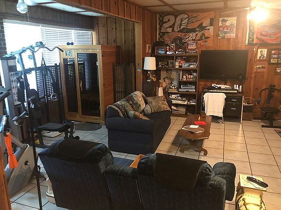 Game Rm Wet Bar