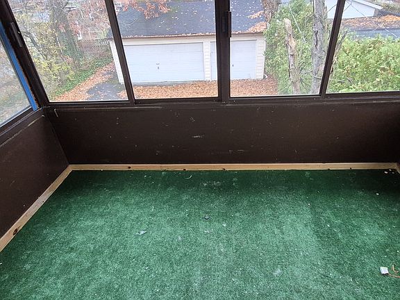 3rd image of 3634 Glencairn Rd #3634