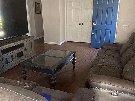 4th image of 863 Encino Pl