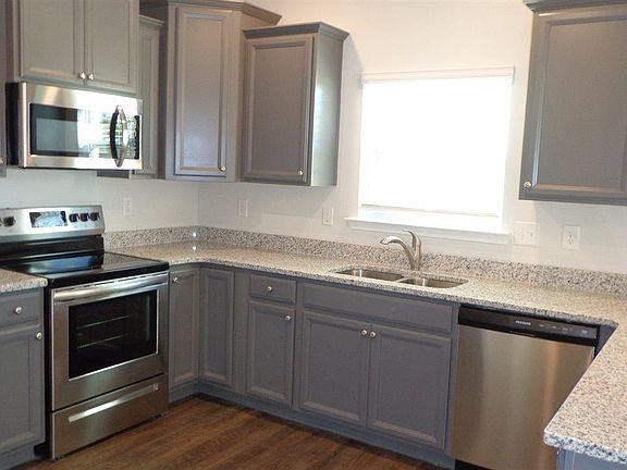 4th image of 2465 Belltown Dr SW